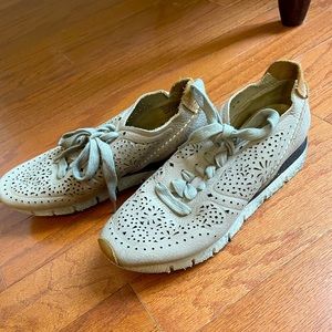 OTBT suede sneakers